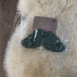 Goumi booties
